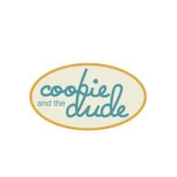 NWOT Cookie and the Dude White with green & red floral knot headband - Picture 9 of 10